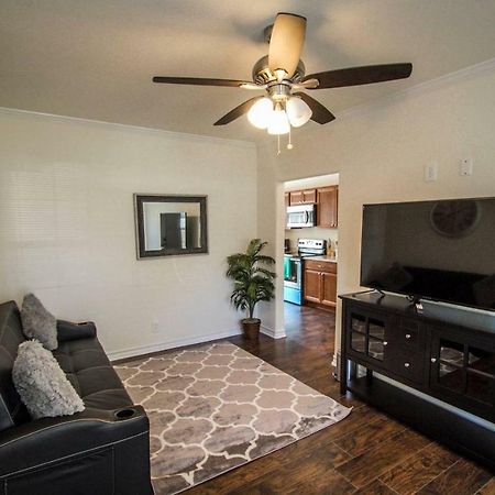 Appartamento Hays St Cozy Remodeled 2Br/2Ba House Sleeps 8 San Antonio Esterno foto