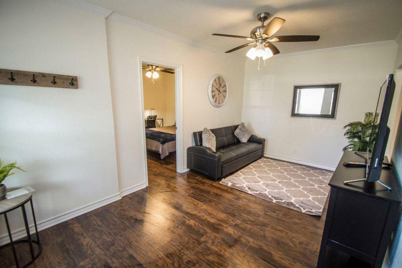 Appartamento Hays St Cozy Remodeled 2Br/2Ba House Sleeps 8 San Antonio Esterno foto